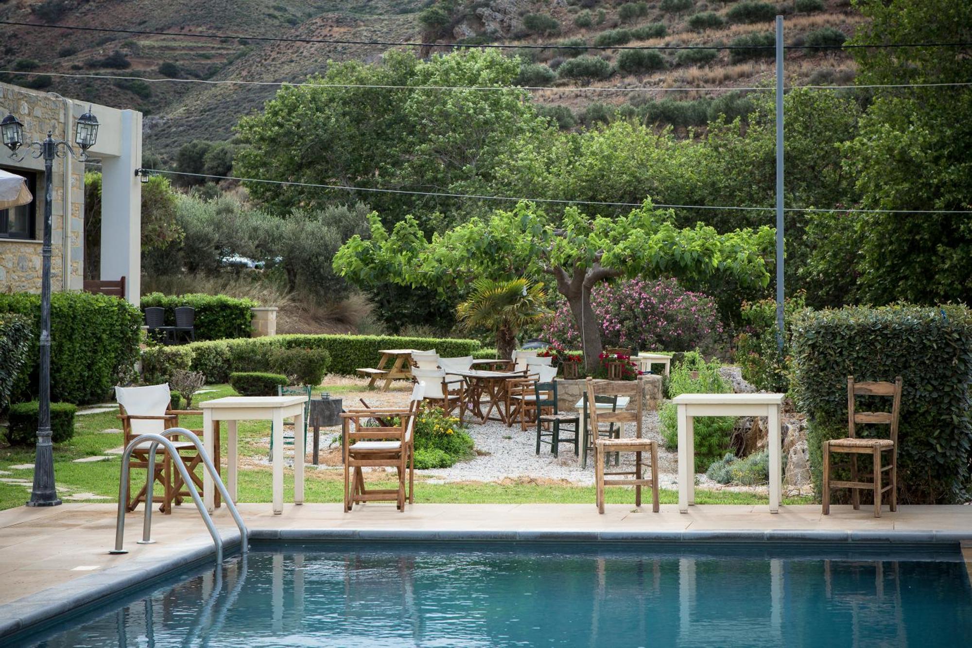 Agarathos Traditional Rooms With Pool Kalivianí Extérieur photo