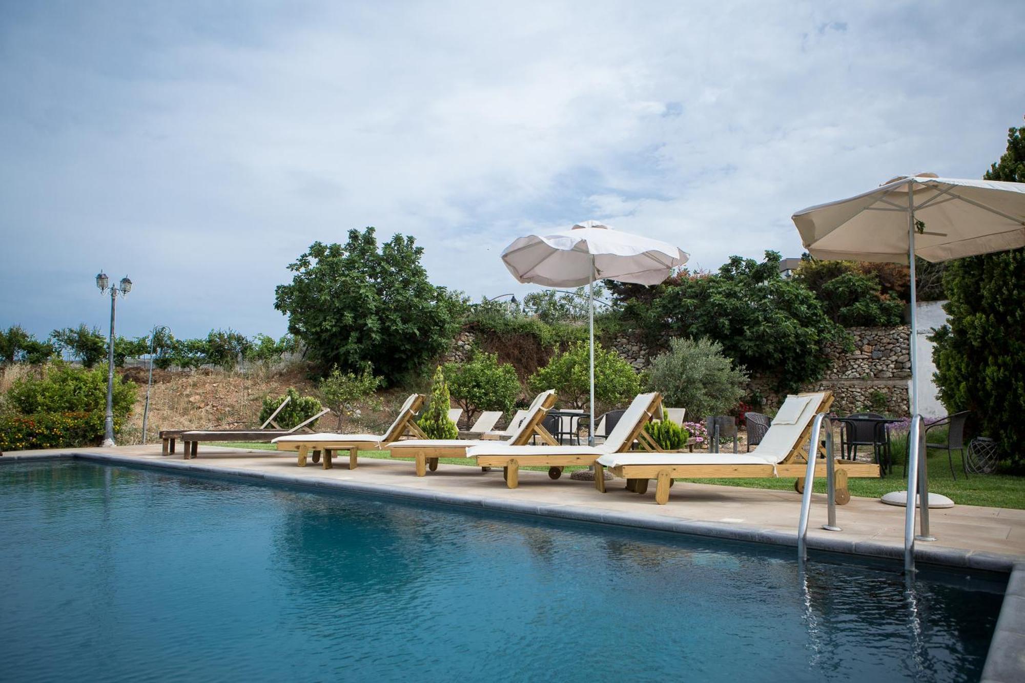 Agarathos Traditional Rooms With Pool Kalivianí Extérieur photo