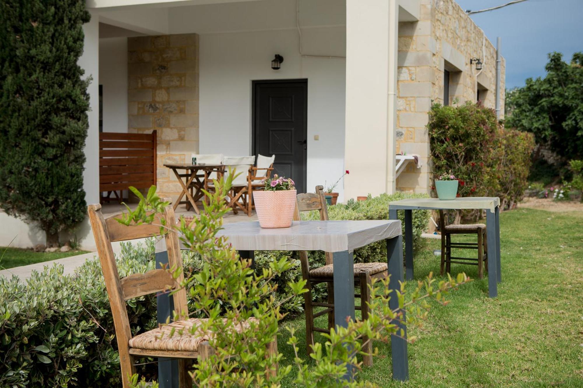 Agarathos Traditional Rooms With Pool Kalivianí Extérieur photo