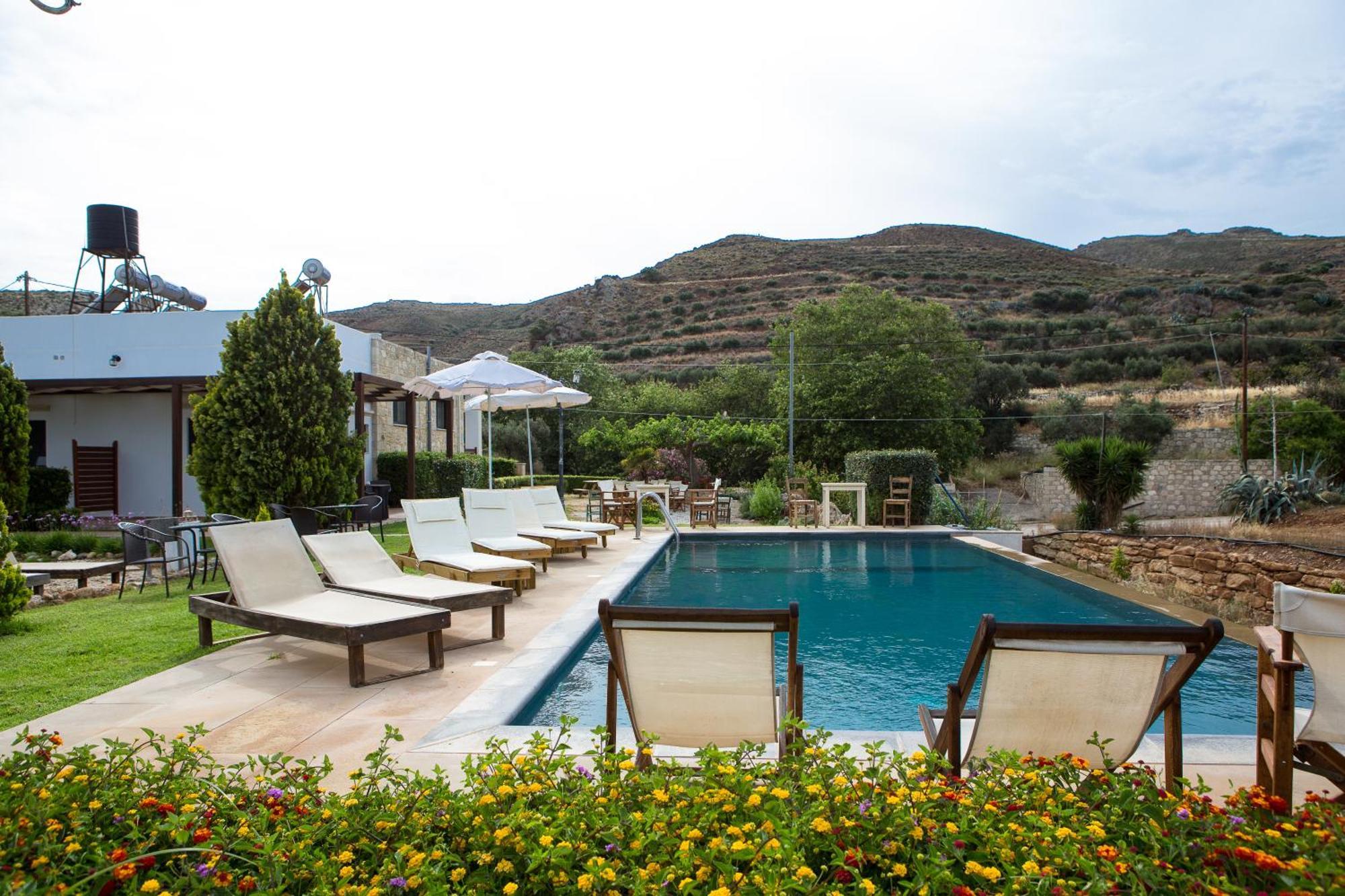 Agarathos Traditional Rooms With Pool Kalivianí Extérieur photo