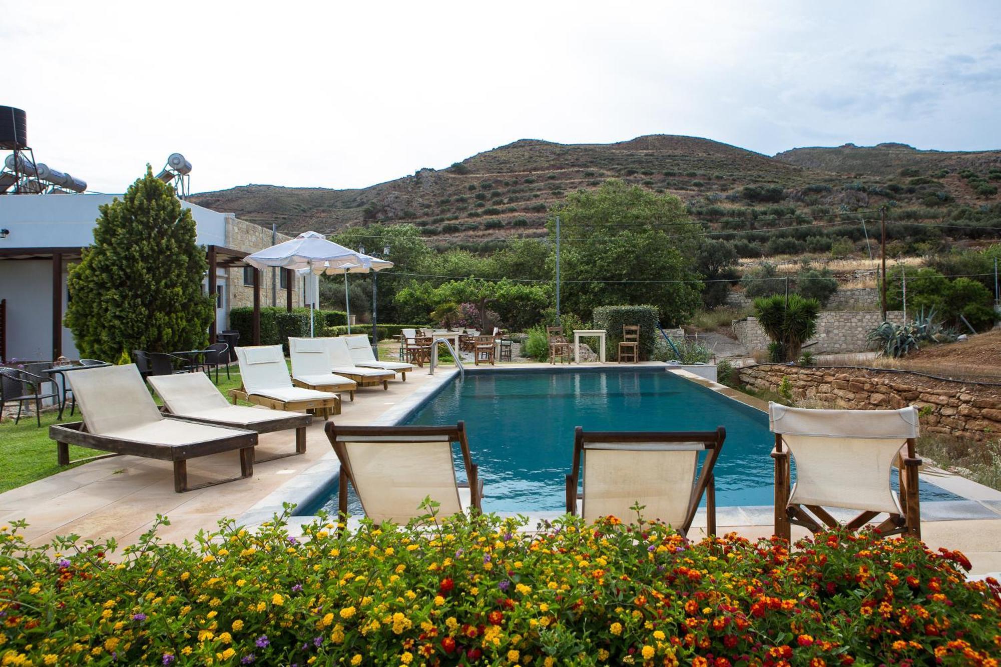 Agarathos Traditional Rooms With Pool Kalivianí Extérieur photo