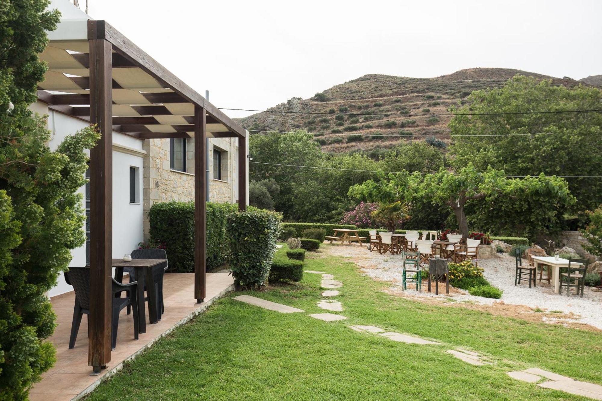 Agarathos Traditional Rooms With Pool Kalivianí Extérieur photo