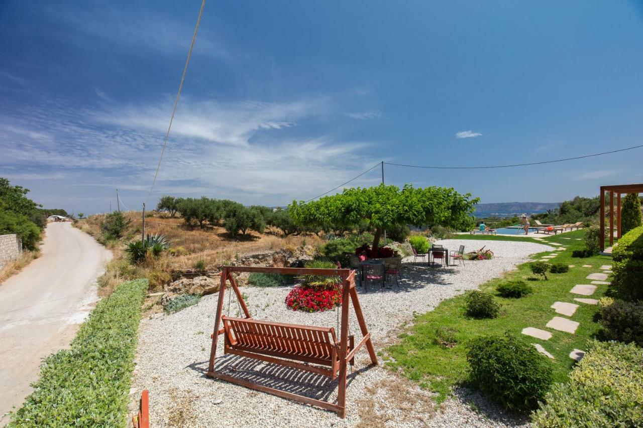 Agarathos Traditional Rooms With Pool Kalivianí Extérieur photo